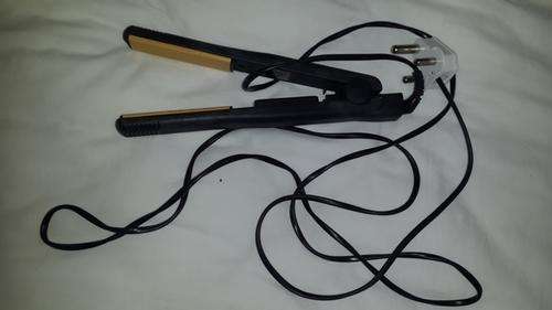 SPRING SALE TILL 5 SEPT: Salton Hair Straightner was R40