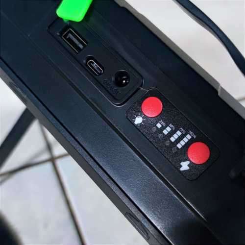 Detachable 600w Portable Rechargeable and Solar Flood Light Super Bright Solar Light