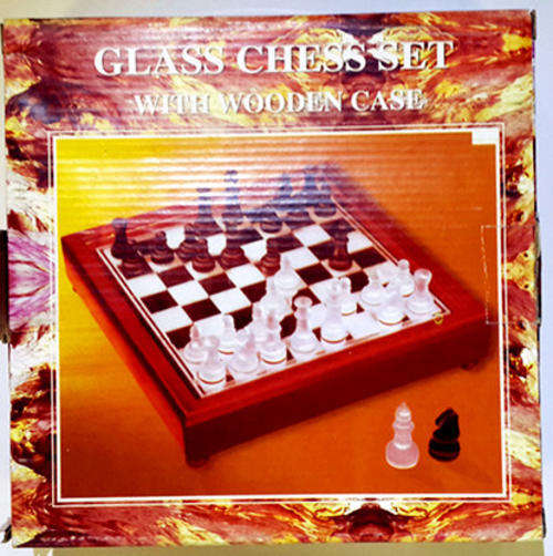 luxury glass chess set in wooden box, ideal gift !