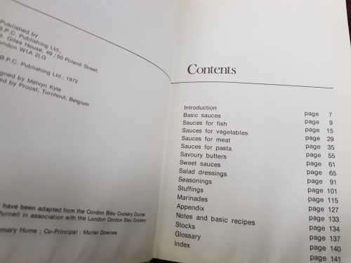 Cordon Bleu, set of 9 book cooking books  ! Recipe books