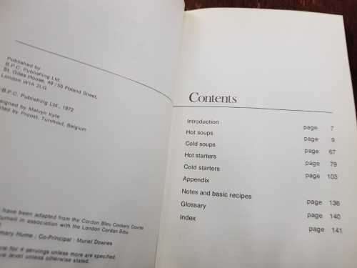 Cordon Bleu, set of 9 book cooking books  ! Recipe books