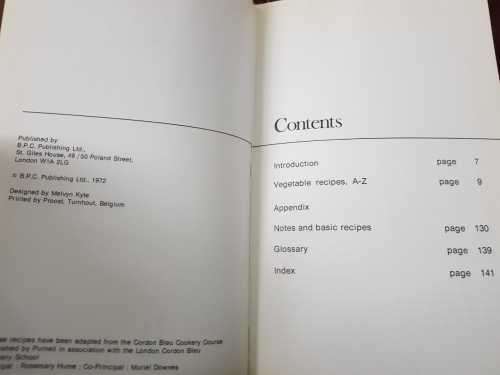 Cordon Bleu, set of 9 book cooking books  ! Recipe books