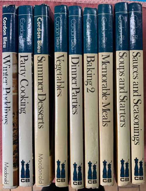 Cordon Bleu, set of 9 book cooking books  ! Recipe books