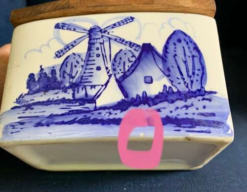 Vintage Delft look salt box cellar