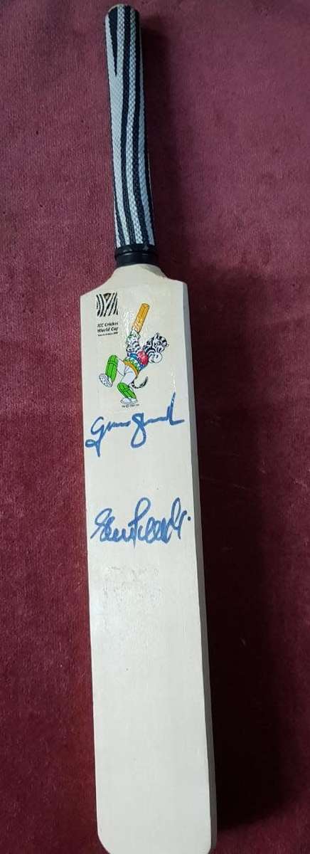 CRICKET SIGNED SMITH