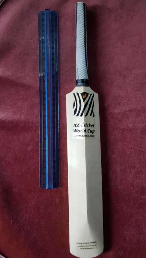 CRICKET SIGNED SMITH