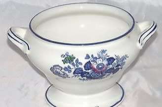 WOOD AND SONS ENGLAND ORIENTAL BIRDS PATTERN HAND COLOURED SAUCE TUREEN