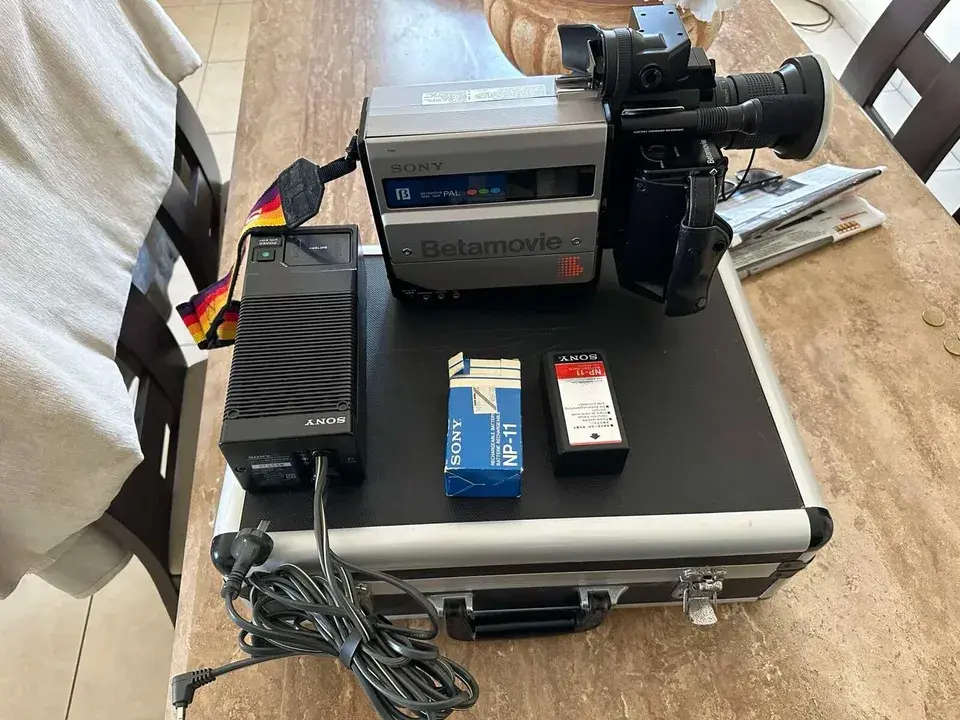 Video Camera Sony Betamovie BMC-100P VIDEO CAMERA