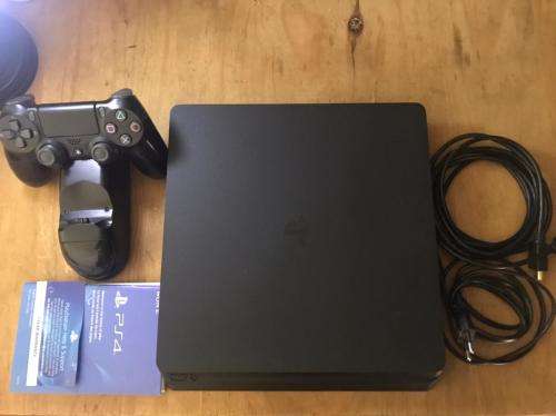*MINT*  [ PS4 SLIM 1TB ] bundle