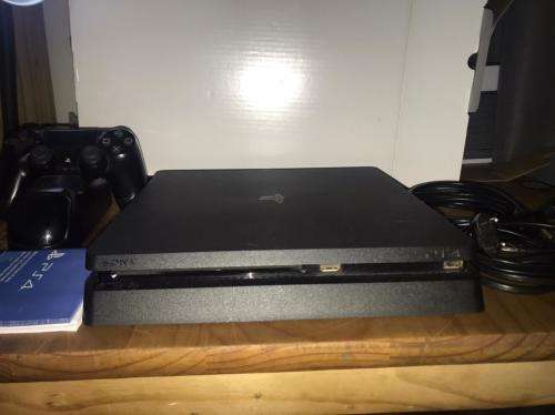 *MINT*  [ PS4 SLIM 1TB ] bundle