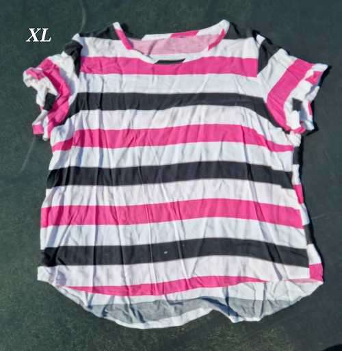 100pc Ladies preloved clothing.  perfect for reselling