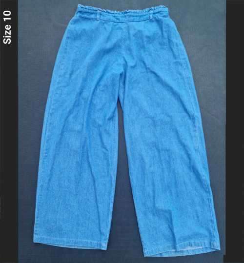 100pc Ladies preloved clothing.  perfect for reselling