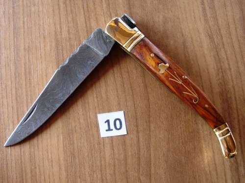 EKSKLUSIEWE GESKENK. DAMASCUS Biltong Mes vir die MAN, SEUN, PA of SKOON PA in jou lewe