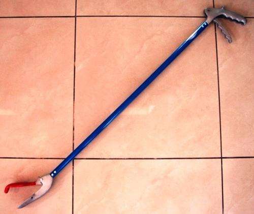 GENTLE GIANT PROFESSIONAL SNAKE TONG 40" (1.0M) CHEAPEST ALLUMINIUM SNAKE TONGS IN SA. NEW.