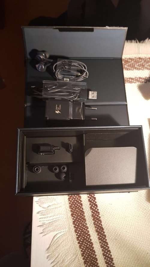 Gold Samsung Galaxy S8 For Sale!