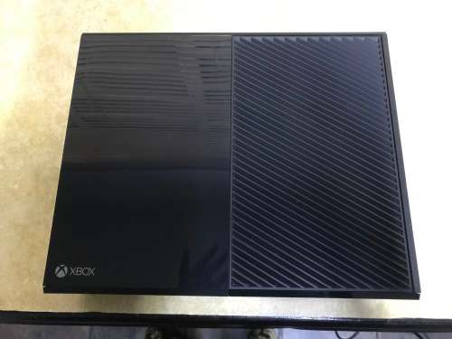 Xbox One 500gb + Kinect + 6 Games + Controller
