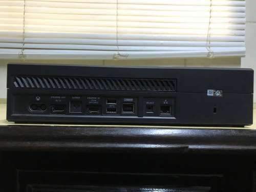 Xbox One 500gb + Kinect + 6 Games + Controller