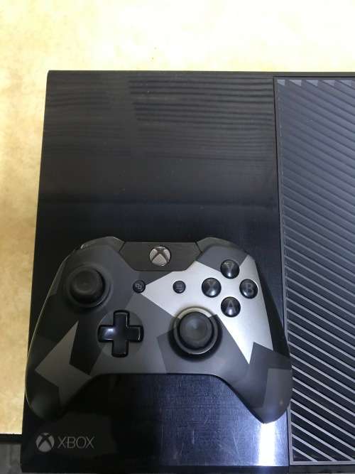 Xbox One 500gb + Kinect + 6 Games + Controller