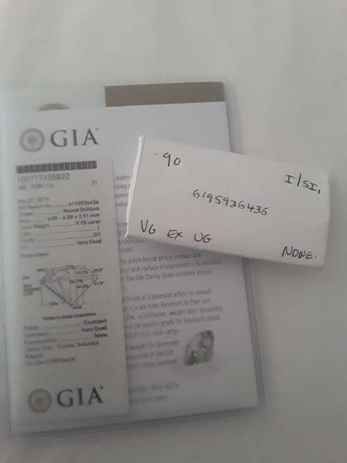 0.90ct GIA certified brilliant round diamond i si1