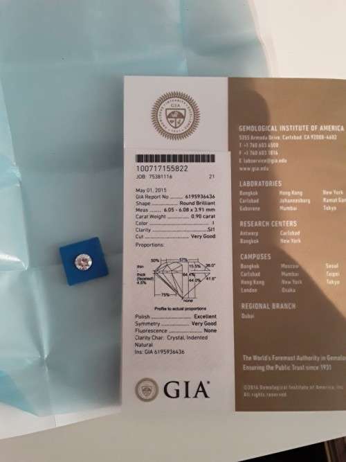 0.90ct GIA certified brilliant round diamond i si1