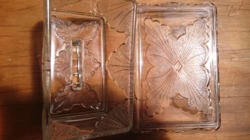 Art Deco Butter Cheese Dish Pressed Glass Leaf Design. Excellent condition