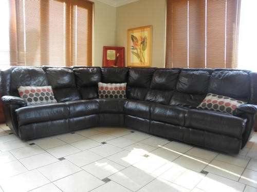 8 Seater Leather Lounge Suite (Corner unit)