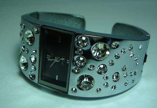 WOW!!! GORGEOUS BANGLE WATCH