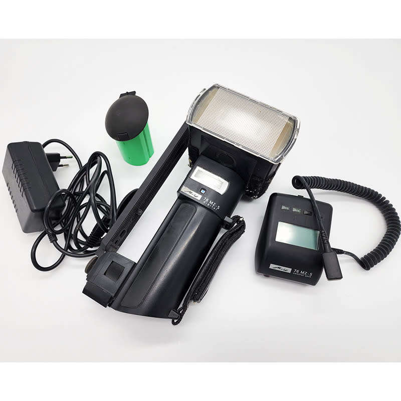Metz Mecablitz 76 MZ-5 Digital Flash (As new Demo Unit) - Please READ!