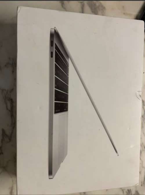 MacBook pro 2017 2thunderbolt 3 ports