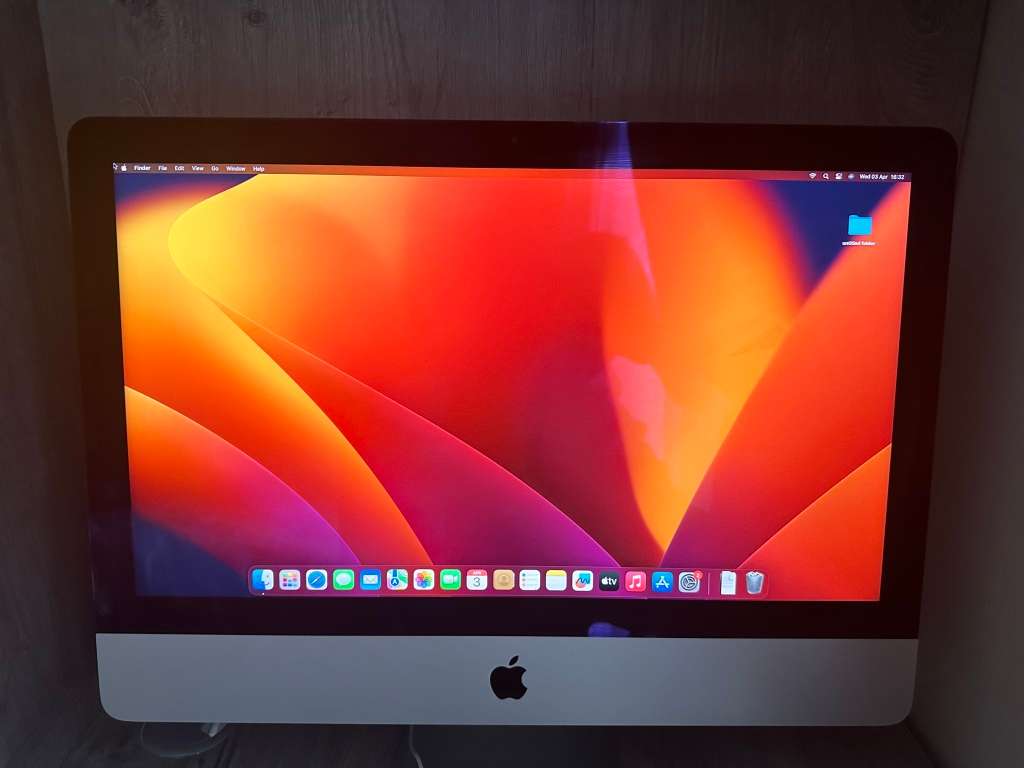 iMac 2017 3.0GHz i5 (Turbo Boost up to 3.5GHz), 8GB of  memory, 1TB hard drive, Radeon Pro 555 (2gb)