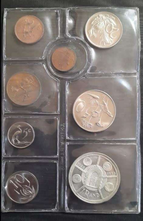 1974 - SA UNCIRCULATED COIN SET - WITH SILVER R1 - AS PER IMAGES