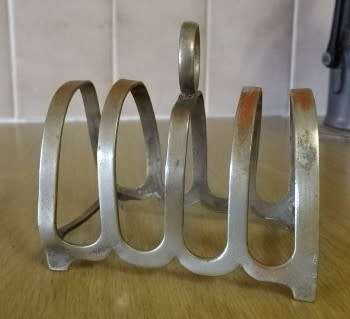 VINTAGE EPNS SILVER TOAST RACK (POSSIBLY A SAS RAILWAY ITEM)