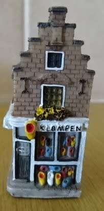 SEVEN MINIATURE DUTCH CANAL HOUSES
