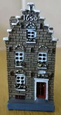 SEVEN MINIATURE DUTCH CANAL HOUSES