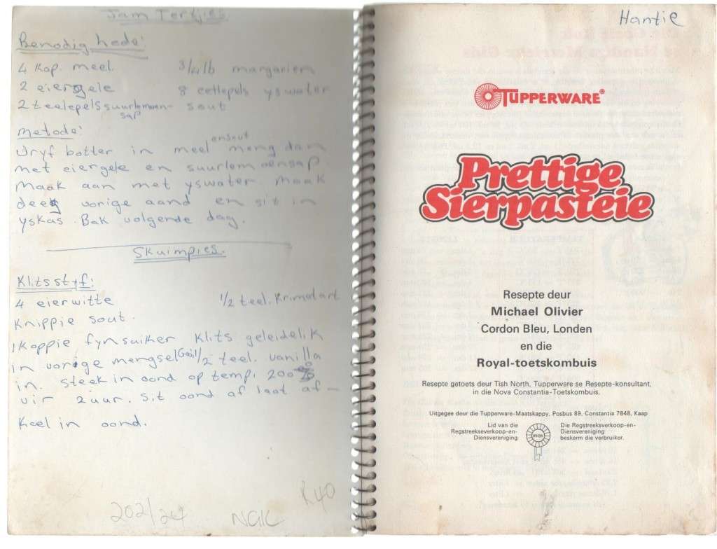 PRETTIGE SIERPASTEIE/PASTRIES & PIES - TUPPERWARE CONSTANIA  - MICHAEL OLIVIER (ROYAL TEST KITCHEN)