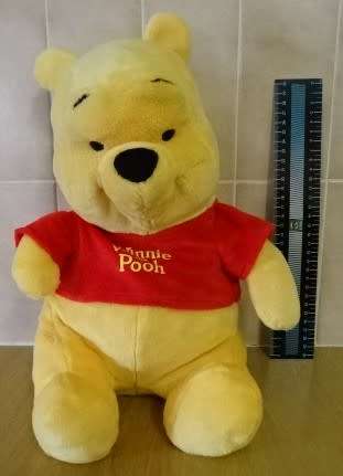 WINNIE THE POOH BEAR. (HEIGHT 42 CM  - WIDTH 20 CM)