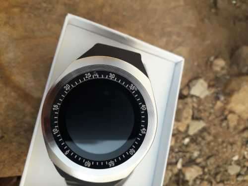 NEW Y1 BLUETOOTH SMARTWATCHES, OWN SIM SLOT 32GB MEMORY SLOT. BLACK, WHITE, SKY BLUE ,PINK