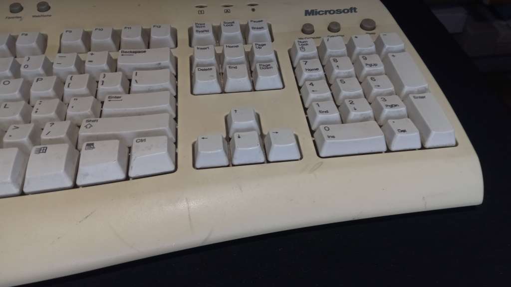 Microsoft PS2 keyboard
