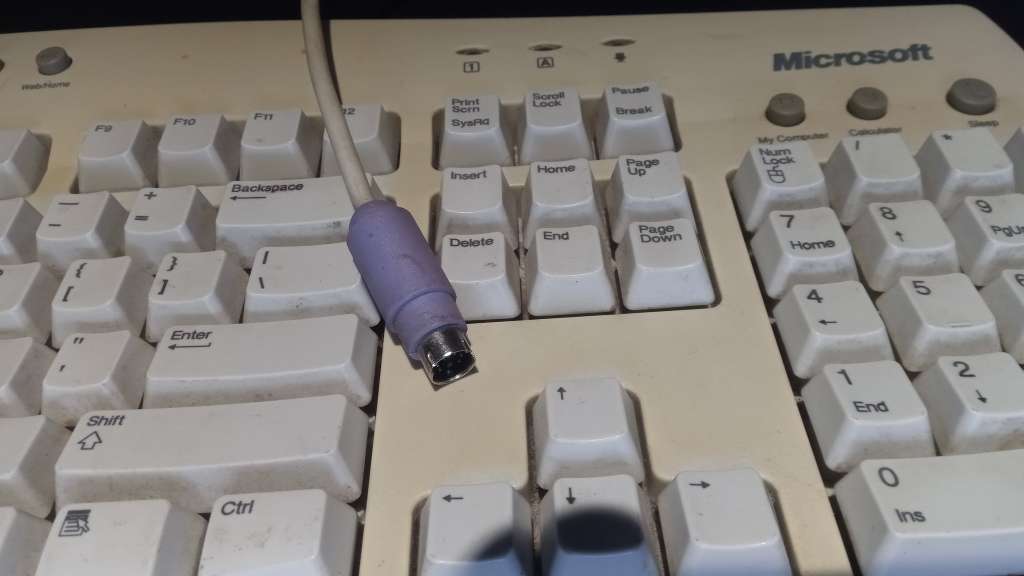 Microsoft PS2 keyboard