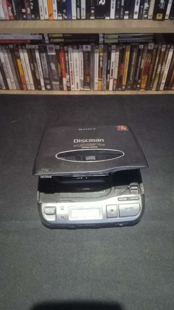 Sony Discman D-33 + headphones