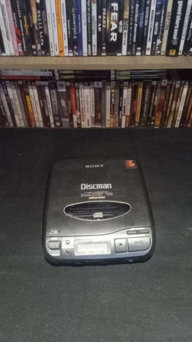 Sony Discman D-33 + headphones