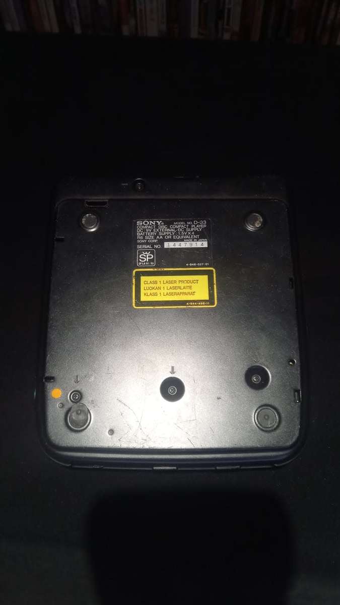 Sony Discman D-33 + headphones