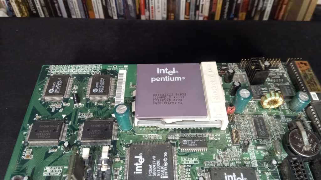 Intel Pentium 83MHz plus motherboard