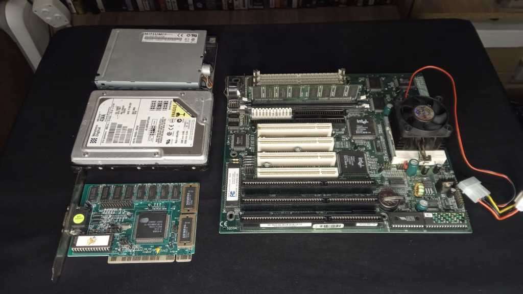 Intel Pentium 83MHz plus motherboard