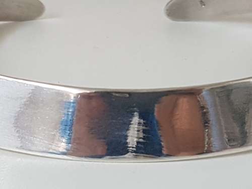 Solid Sterling Silver Neckpiece 82 grammes. Marked 925. High gloss brushed finish.