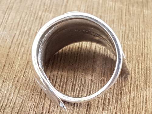 Sterling Silver Spoon ring. Stylish.  Comfort fit . 13.3 grammes heavy. Art Nouveau.