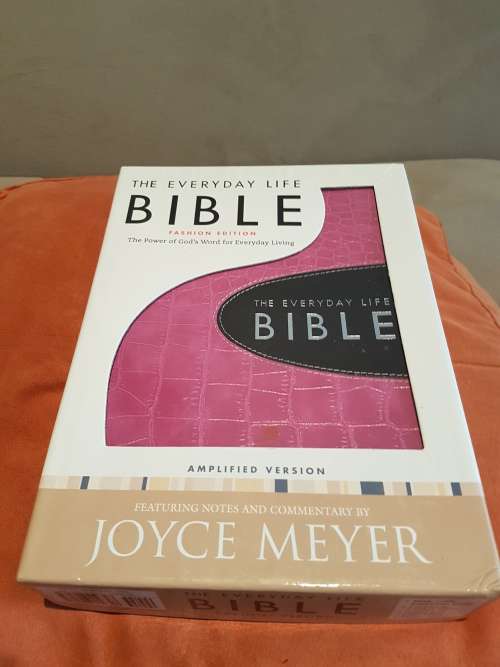 The Everyday Life Bible. Fashion Edition. Amplified. Joyce Meyer. Pink leather with espresso inset.