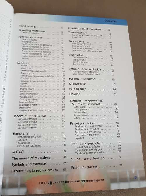 Lovebirds. Agapornis.  Owners manual and reference guide. van den Abeele, Dirk