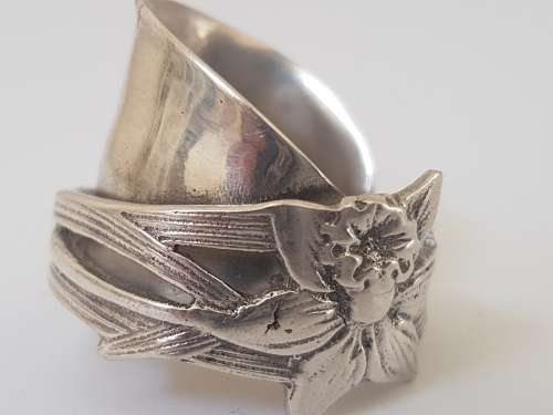 Stunning Flower Spoon Ring.  Solid Silver. Marked. 9  grammes.