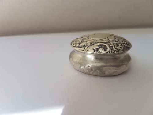Sterling Silver Edwardian Powder Box/ Pill Box.  Marked Birmingham 1904.